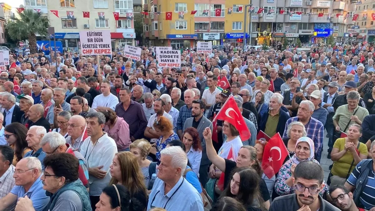 Özgür Özel, Şehitler Abidesi’ni ziyaret etti (2)