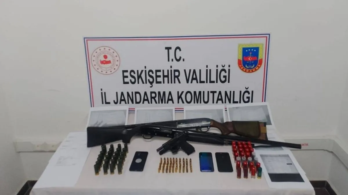 Eskişehir’de tefecilik operasyonu: 3 gözaltı